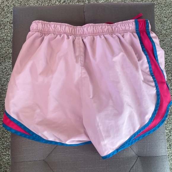Women’s Nike dri-fit pink shorts - Picture 3 of 4